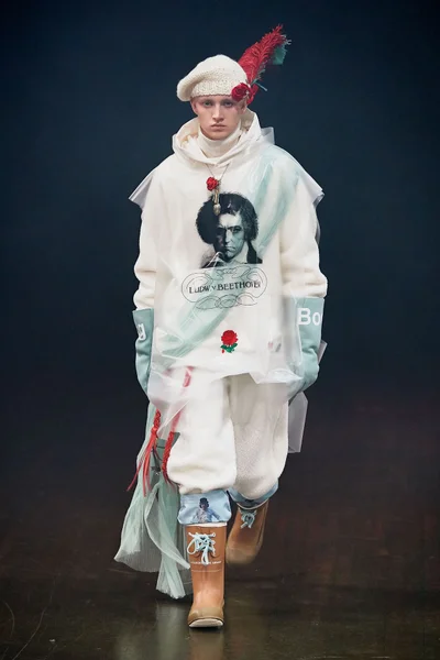 Look 4